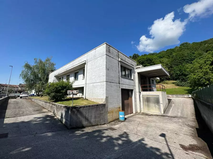 Immagine 1 di Capannone industriale in vendita  in Vicolo Luigi Settembrini a Maniago