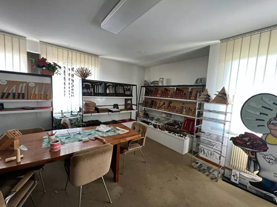 Immagine 5 di Capannone industriale in vendita  in Vicolo Luigi Settembrini a Maniago