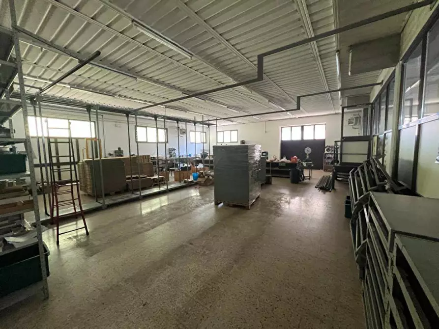 Immagine 11 di Capannone industriale in vendita  in Vicolo Luigi Settembrini a Maniago