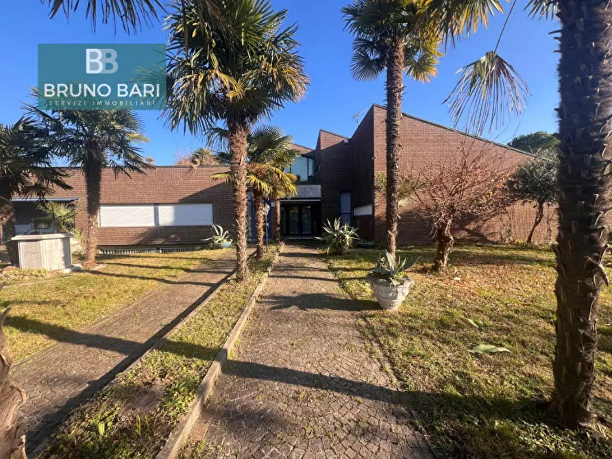 Immagine 1 di Villa in vendita  in Via Pordenone a Budoia