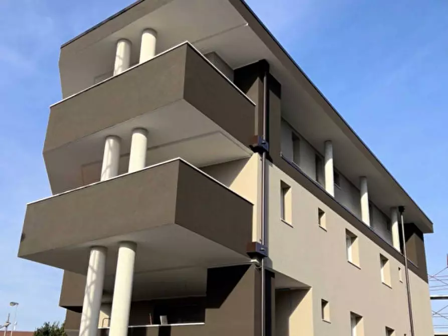 Immagine 11 di Attico in vendita  in Via Giosuè Carducci a Pordenone