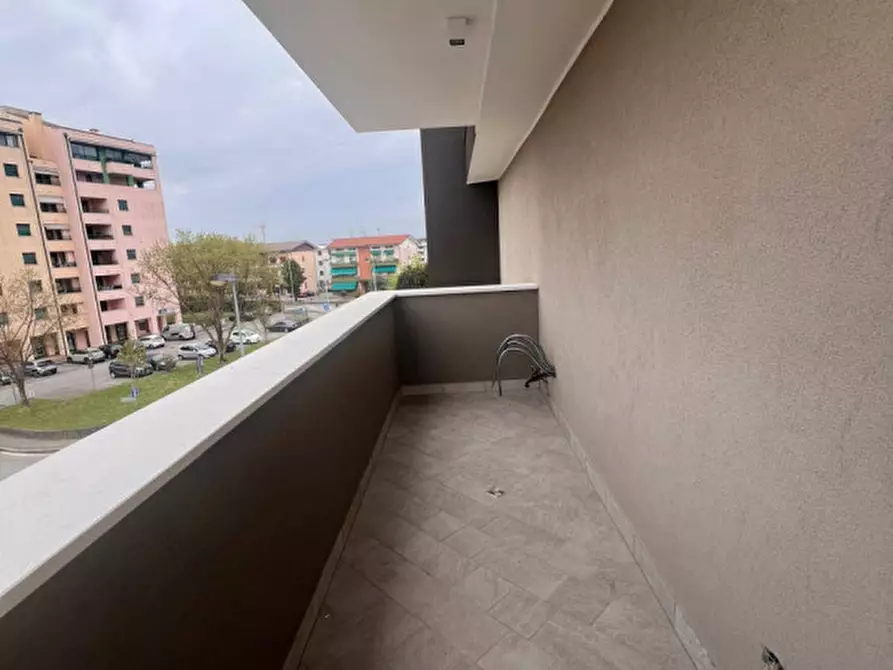 Immagine 13 di Attico in vendita  in Via Giosuè Carducci a Pordenone