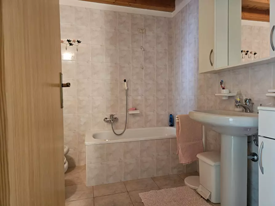 Immagine 21 di Appartamento in vendita  in frazione Arnago a Malè