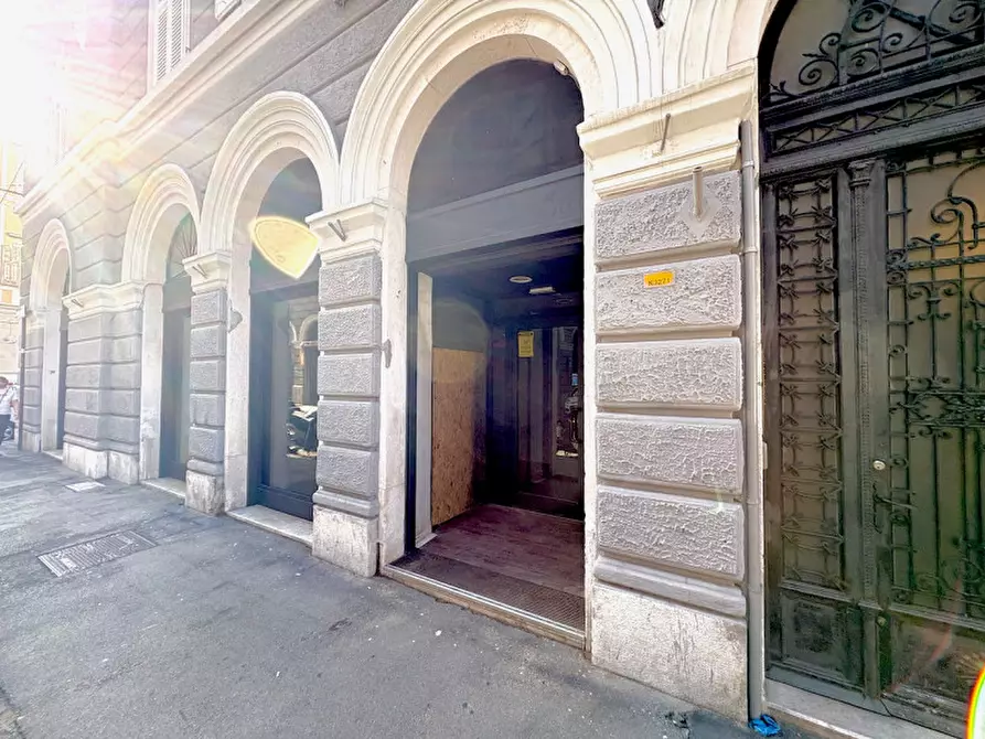 Immagine 10 di Negozio in vendita  in via della Zonta 8 a Trieste