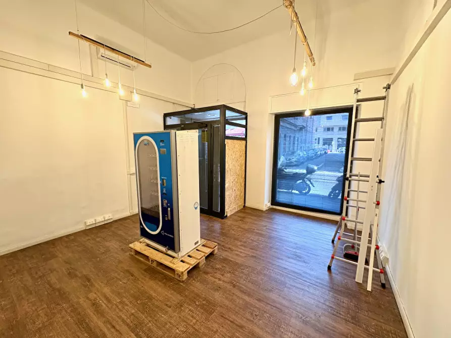 Immagine 30 di Negozio in vendita  in via della Zonta 8 a Trieste