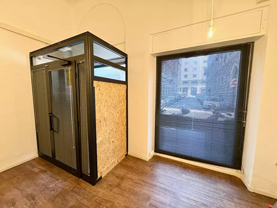 Immagine 33 di Negozio in vendita  in via della Zonta 8 a Trieste