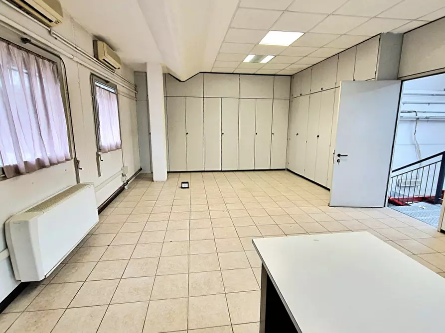 Immagine 15 di Capannone industriale in affitto  in Via 2 Agosto 1980, 20 a Valsamoggia