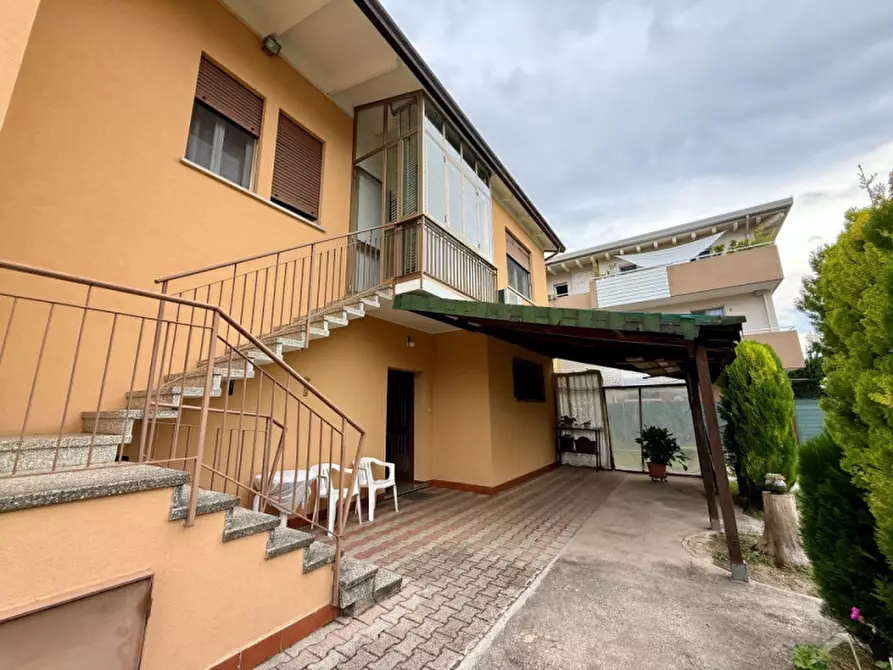 Immagine 3 di Casa indipendente in vendita  in Via Santa Lucia a Albignasego