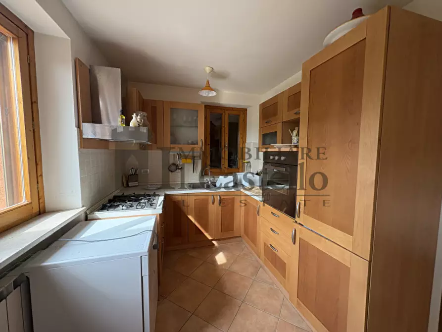 Immagine 3 di Appartamento in vendita  in Viale Console Flaminio 77 a Tuoro Sul Trasimeno