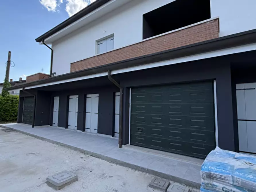 Immagine 3 di Casa bifamiliare in vendita  in Legnaro Via Frassanedo 3 a Legnaro