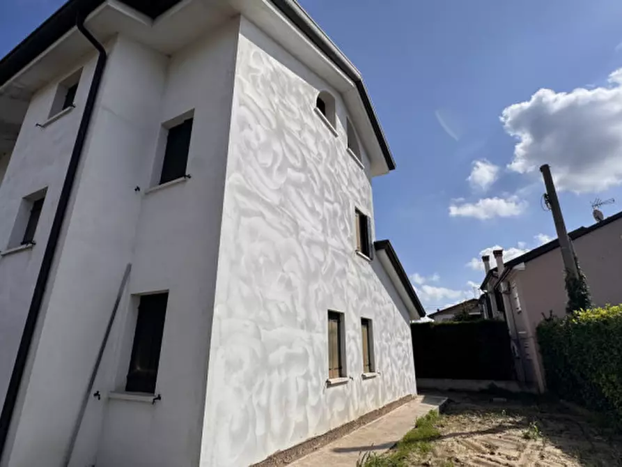 Immagine 18 di Casa bifamiliare in vendita  in Legnaro Via Frassanedo 3 a Legnaro