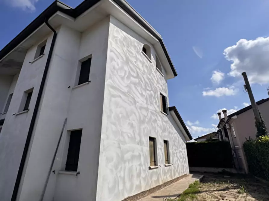 Immagine 19 di Casa bifamiliare in vendita  in Legnaro Via Frassanedo 3 a Legnaro