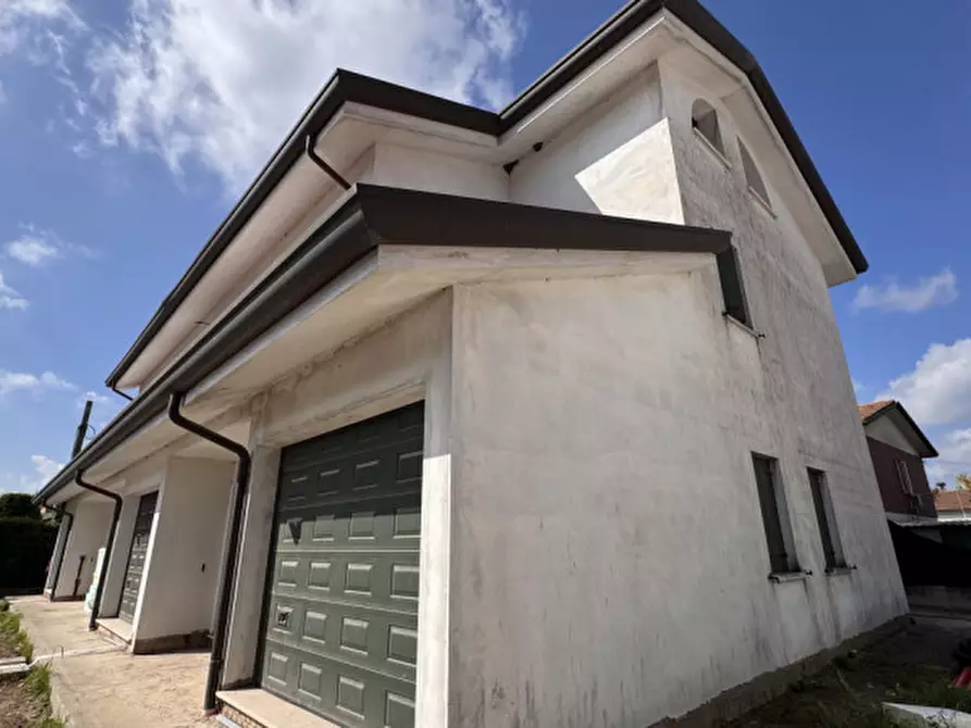 Immagine 22 di Casa bifamiliare in vendita  in Legnaro Via Frassanedo 3 a Legnaro