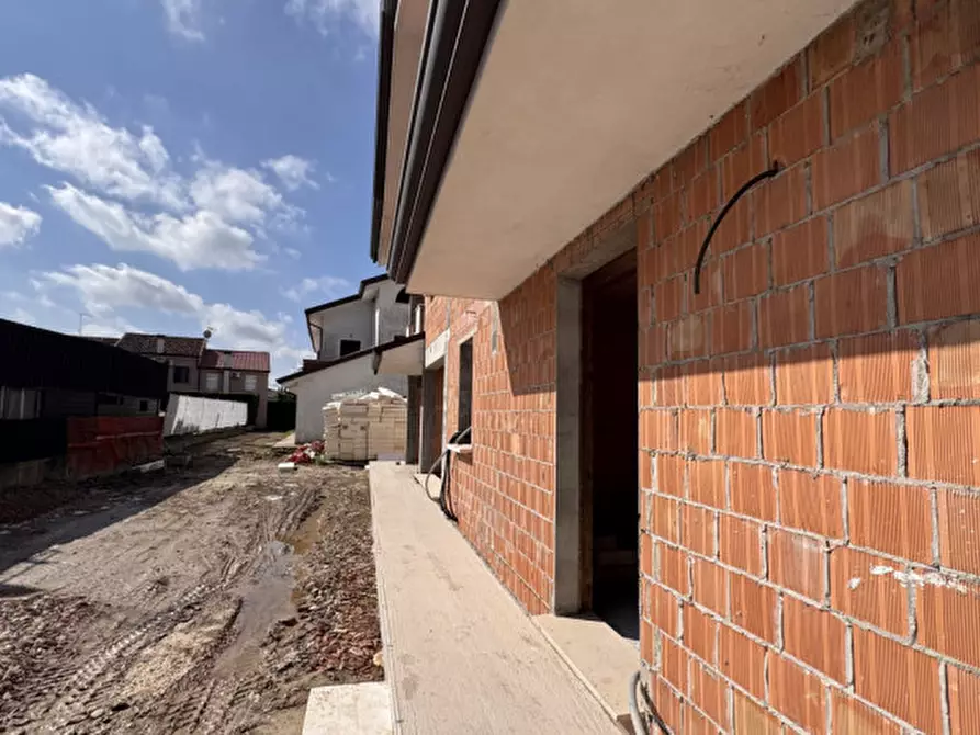 Immagine 23 di Casa bifamiliare in vendita  in Legnaro Via Frassanedo 3 a Legnaro