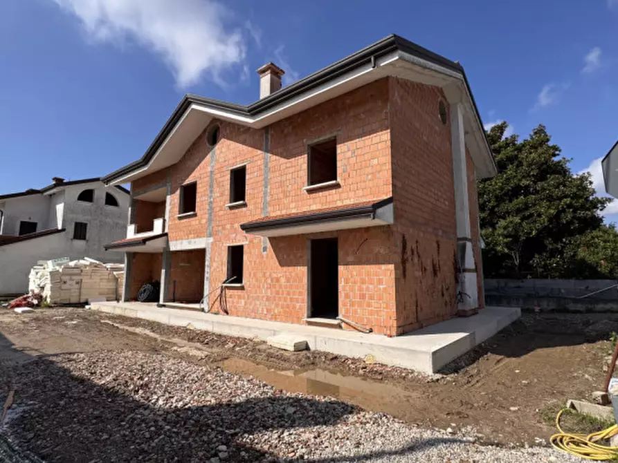 Immagine 25 di Casa bifamiliare in vendita  in Legnaro Via Frassanedo 3 a Legnaro