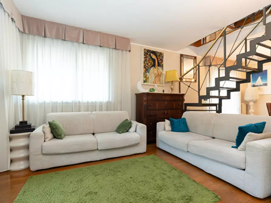 Immagine 10 di Attico in vendita  in Corso Casale 283 a Torino