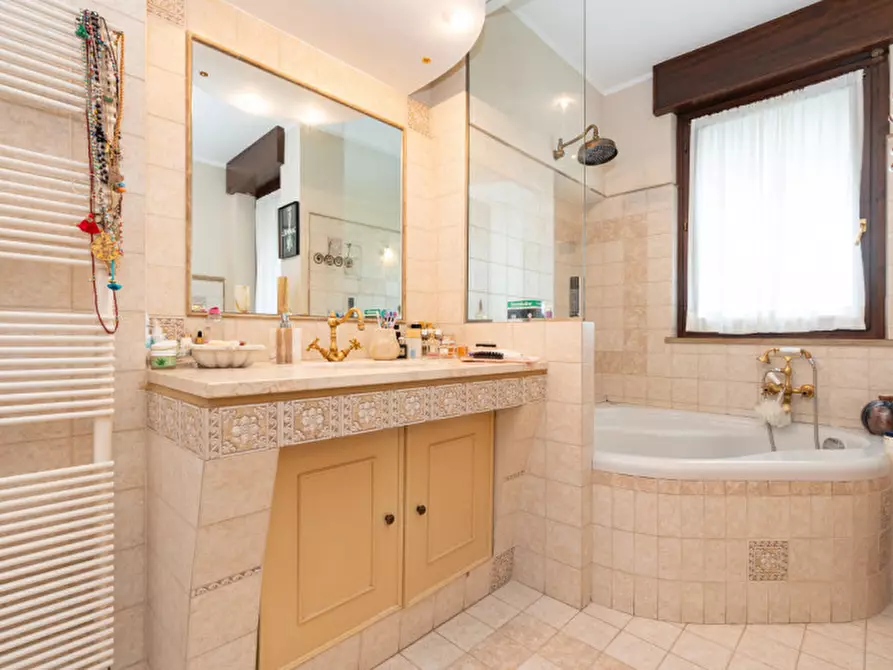 Immagine 22 di Attico in vendita  in Corso Casale 283 a Torino