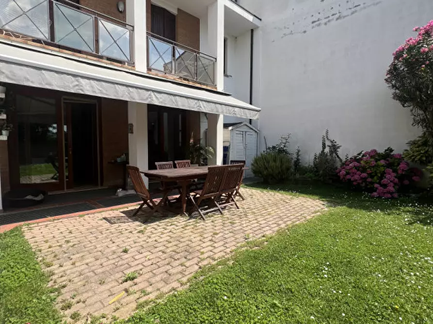 Immagine 28 di Villetta a schiera in vendita  in Via Ciro Menotti 5 a Vigonovo