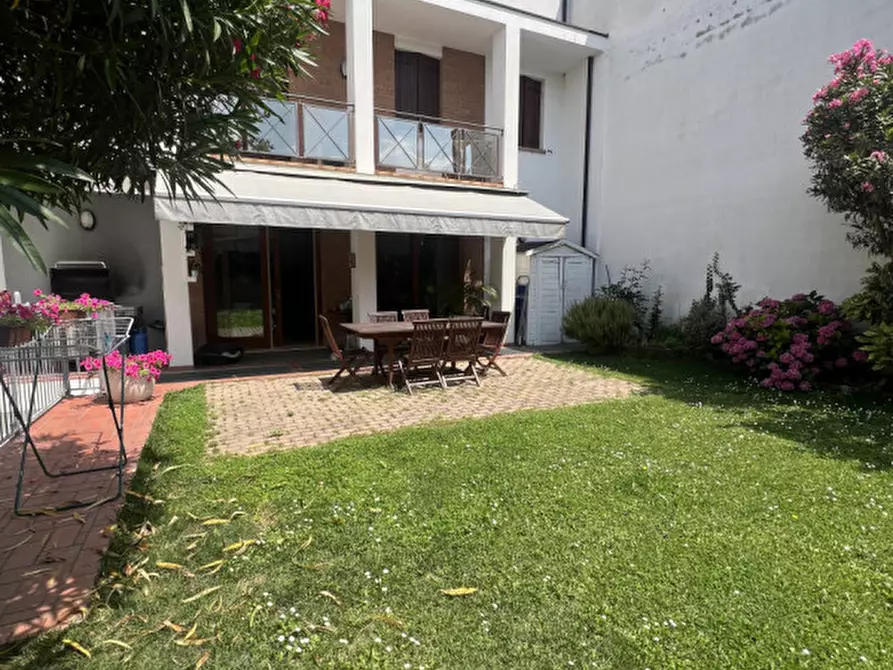 Immagine 29 di Villetta a schiera in vendita  in Via Ciro Menotti 5 a Vigonovo