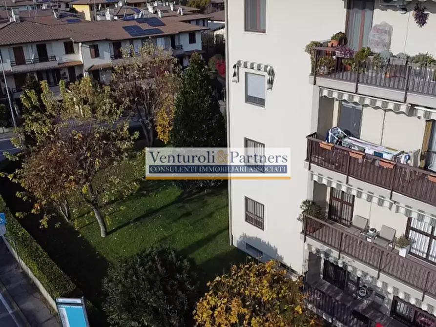 Immagine 2 di Appartamento in vendita  in Via Grezze a Desenzano Del Garda