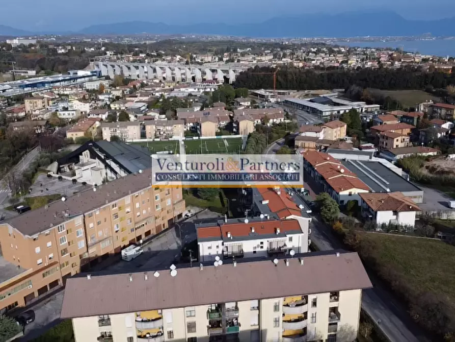 Immagine 6 di Appartamento in vendita  in Via Grezze a Desenzano Del Garda