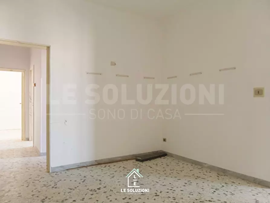 Immagine 10 di Appartamento in vendita  in via conversano 58 a Putignano