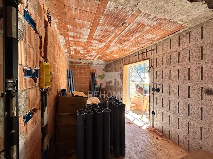 Immagine 14 di Monolocale in vendita  in Via Valcanale,  90 a Tarvisio