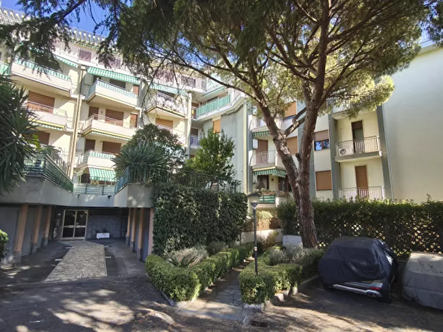 Immagine 15 di Appartamento in vendita  in Via Bonmoschetto a San Remo