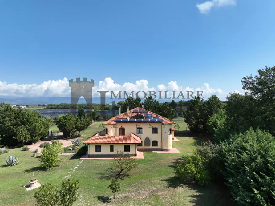 Immagine 1 di Villa in vendita  in Località Nonni a Castiglione Del Lago