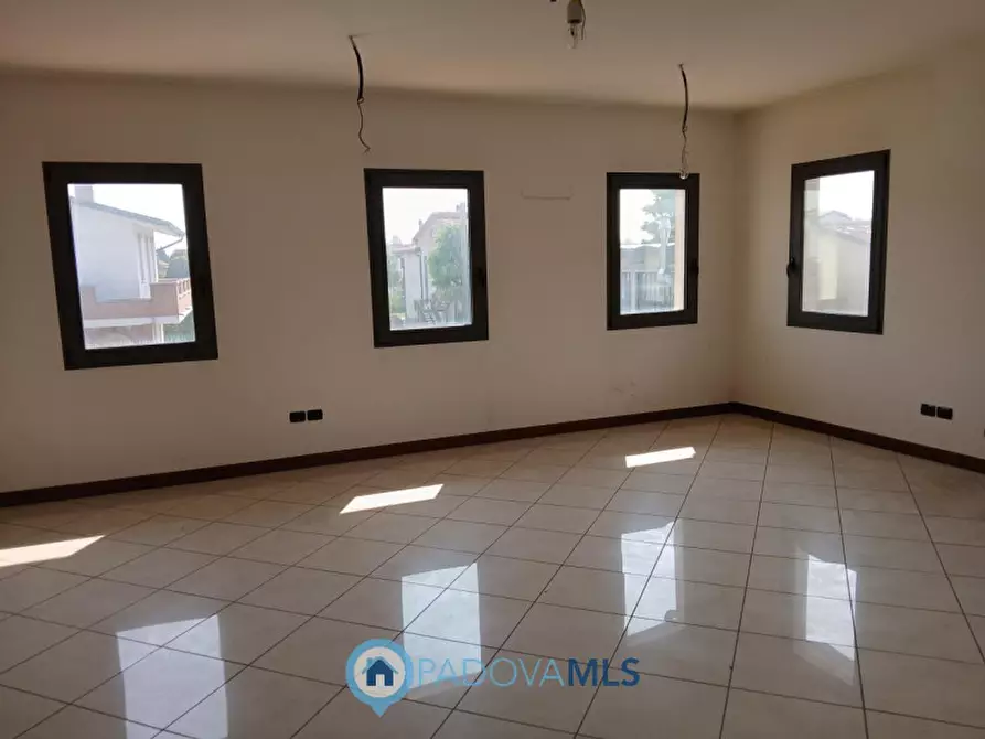 Immagine 1 di Ufficio in vendita  in Via Provinciale Sud, 63 a Fosso'