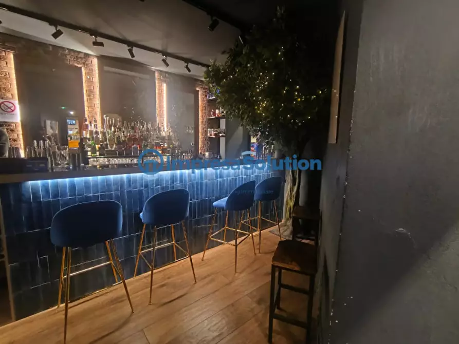 Immagine 7 di Attività commerciale in vendita  in Vico della Quercia a Napoli