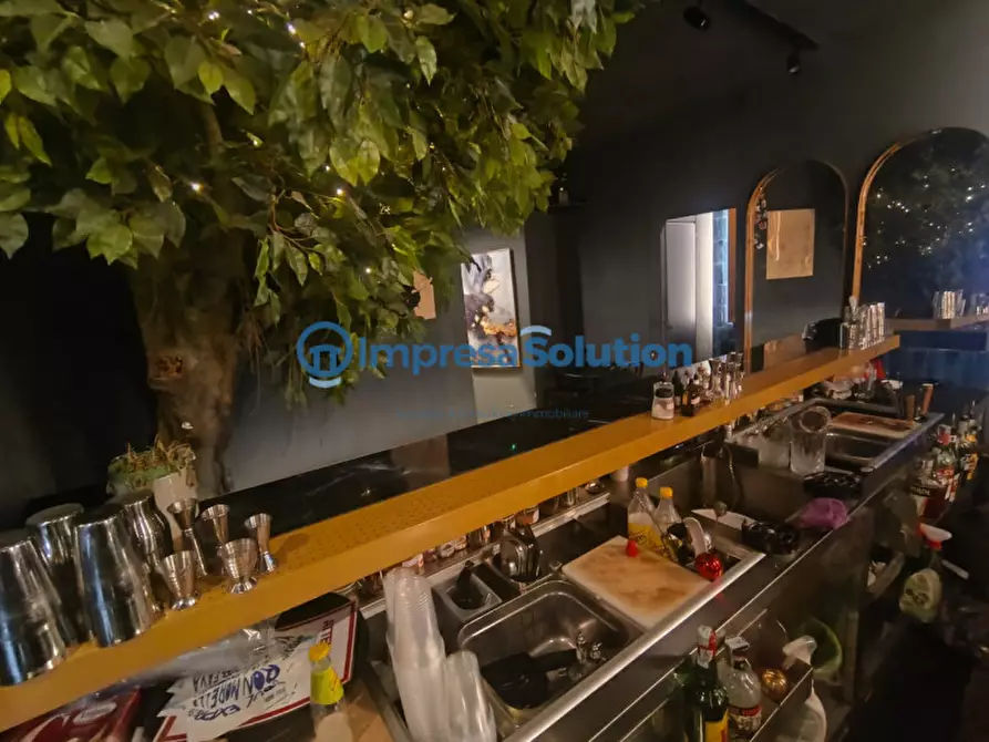 Immagine 13 di Attività commerciale in vendita  in Vico della Quercia a Napoli