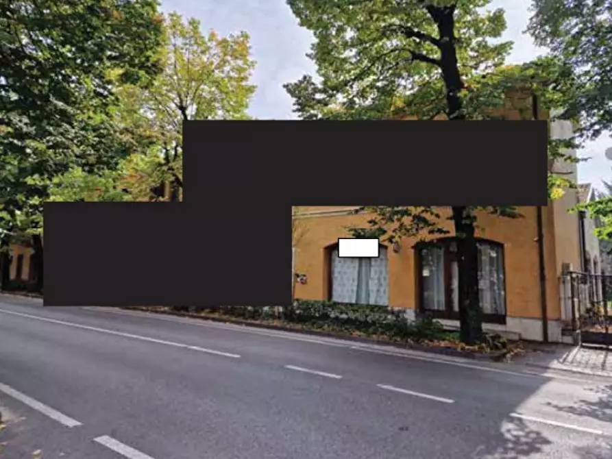 Immagine 1 di Negozio in vendita  in Corso Giuseppe Mazzini, 21 a Montebelluna
