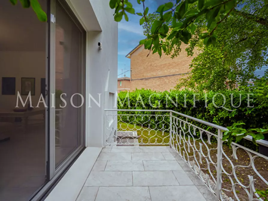 Immagine 27 di Villa in vendita  in Via Vittore e Mario Hanau a Ferrara
