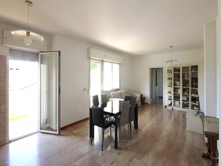 Immagine 2 di Appartamento in vendita  in Viale Cirene a Riccione