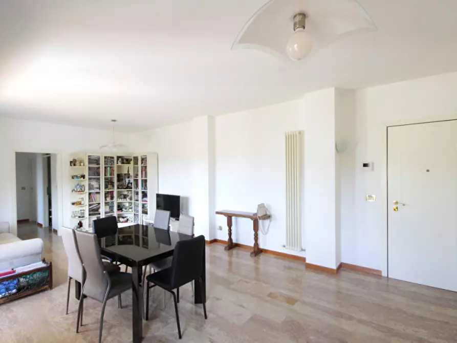 Immagine 3 di Appartamento in vendita  in Viale Cirene a Riccione