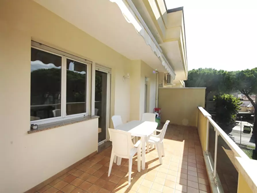 Immagine 5 di Appartamento in vendita  in Viale Cirene a Riccione