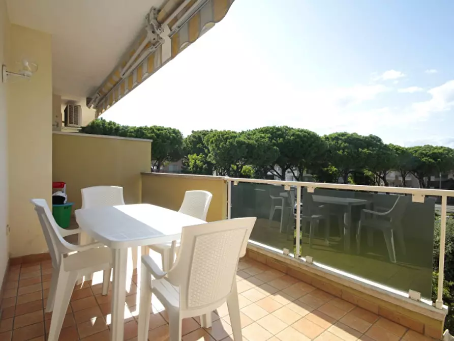 Immagine 7 di Appartamento in vendita  in Viale Cirene a Riccione