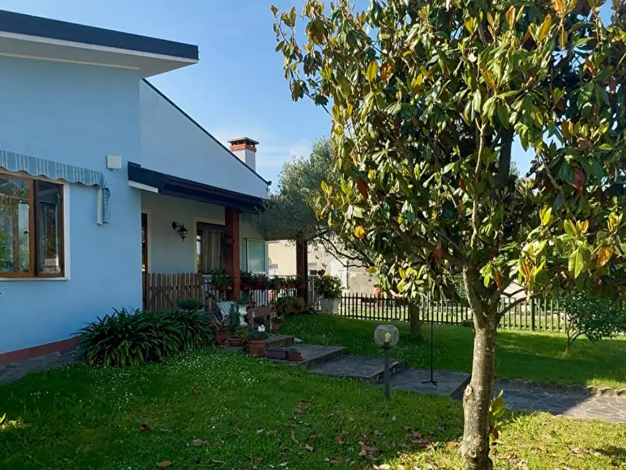 Immagine 1 di Casa indipendente in vendita  in Via Papa Luciani a Villa Estense