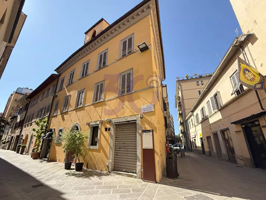 Immagine 1 di Negozio in affitto  in Centralissimo a Arezzo