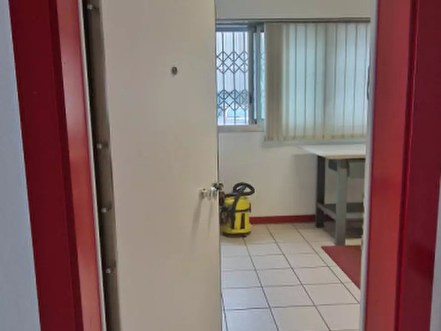 Immagine 13 di Ufficio in affitto  in Via Giovanni Savelli a Padova