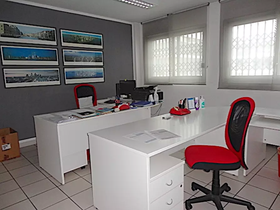 Immagine 10 di Ufficio in affitto  in Via Giovanni Savelli a Padova