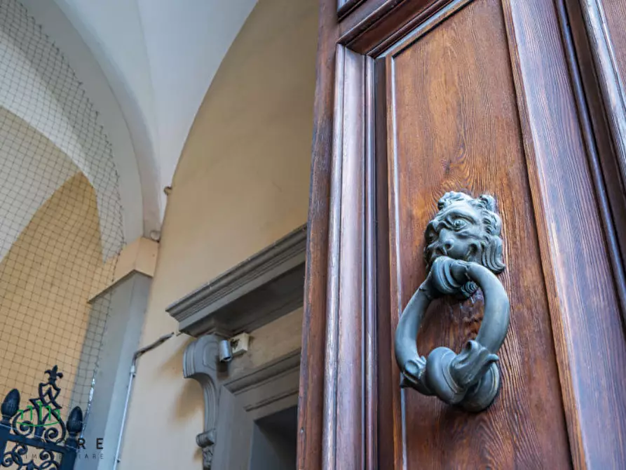 Immagine 8 di Appartamento in vendita  in piazza san martino a Bologna