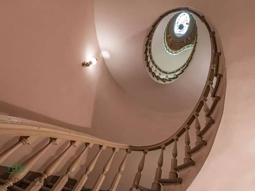 Immagine 11 di Appartamento in vendita  in piazza san martino a Bologna