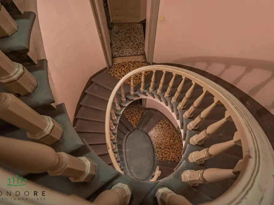 Immagine 13 di Appartamento in vendita  in piazza san martino a Bologna