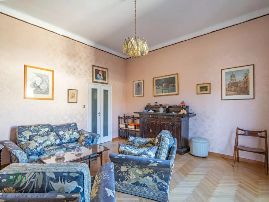 Immagine 15 di Appartamento in vendita  in piazza san martino a Bologna