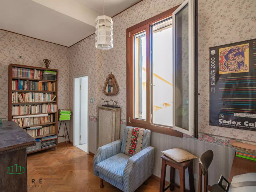 Immagine 19 di Appartamento in vendita  in piazza san martino a Bologna