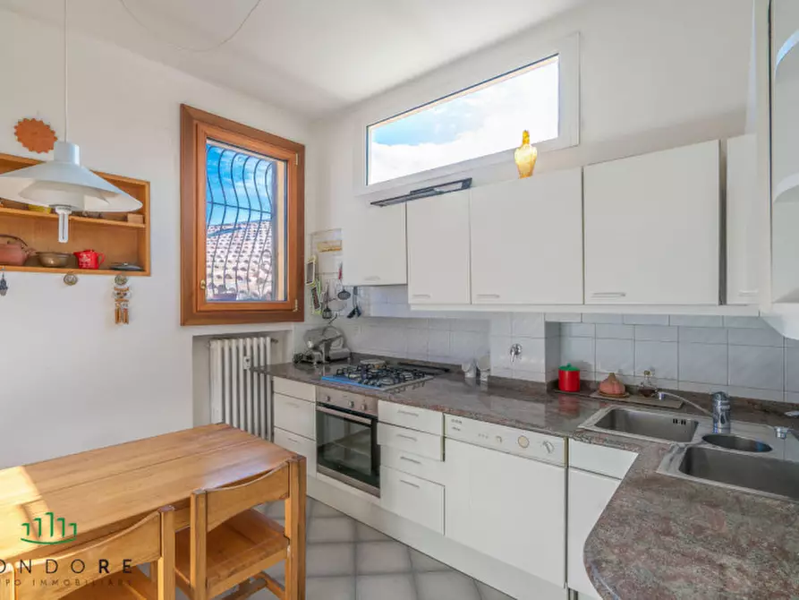 Immagine 21 di Appartamento in vendita  in piazza san martino a Bologna