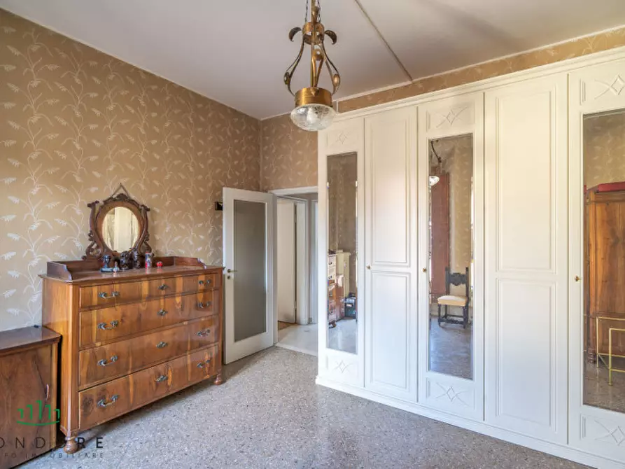 Immagine 29 di Appartamento in vendita  in piazza san martino a Bologna