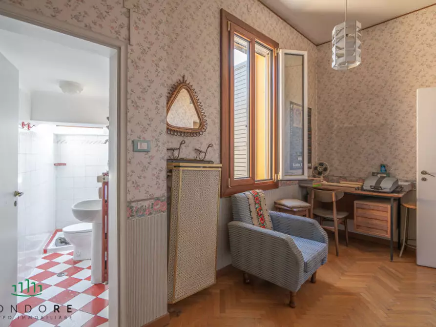 Immagine 36 di Appartamento in vendita  in piazza san martino a Bologna